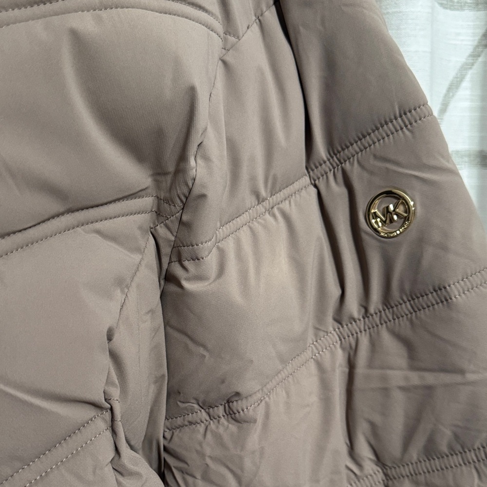 Michael Kors Quilted Puffer Jacket Taupe - Picture 5 of 8